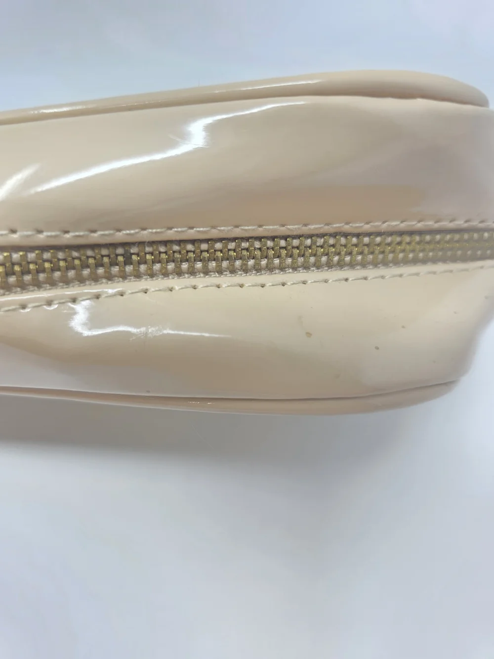 VERSACE Woven Bag Gloss Trim Makeup Cosmetic Perfume Bag Tan Gold Zip Closure